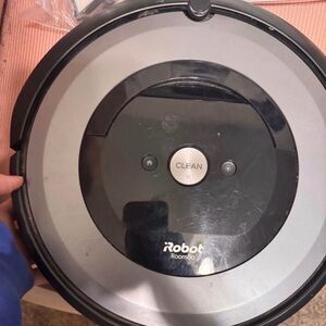 iRobot Roomba Robot Vacuum - Silver/Black